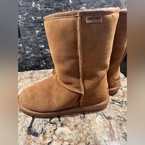 Minnetonka Olympia Boots Sheepskin Lining Womens Size 8 Brown Suede
